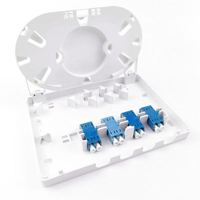 150*110*30mm FTTH-Netzwerk Innenraum 4 Kerne LC UPC Kunststofffaseroptische Gesichtsplatte Steckdose